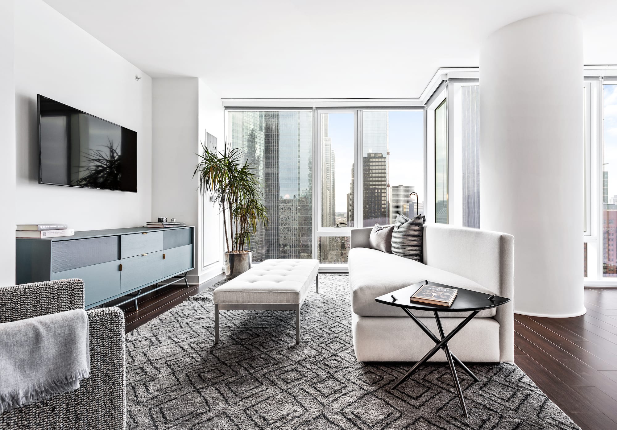 River North Apartment Buildings Made for the Good Life - Luxury ...