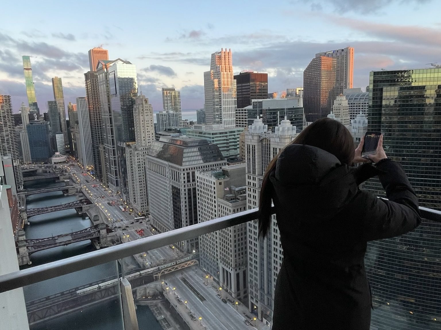 A Day in the Life of a Luxury Chicago Broker - Luxury Apartments ...