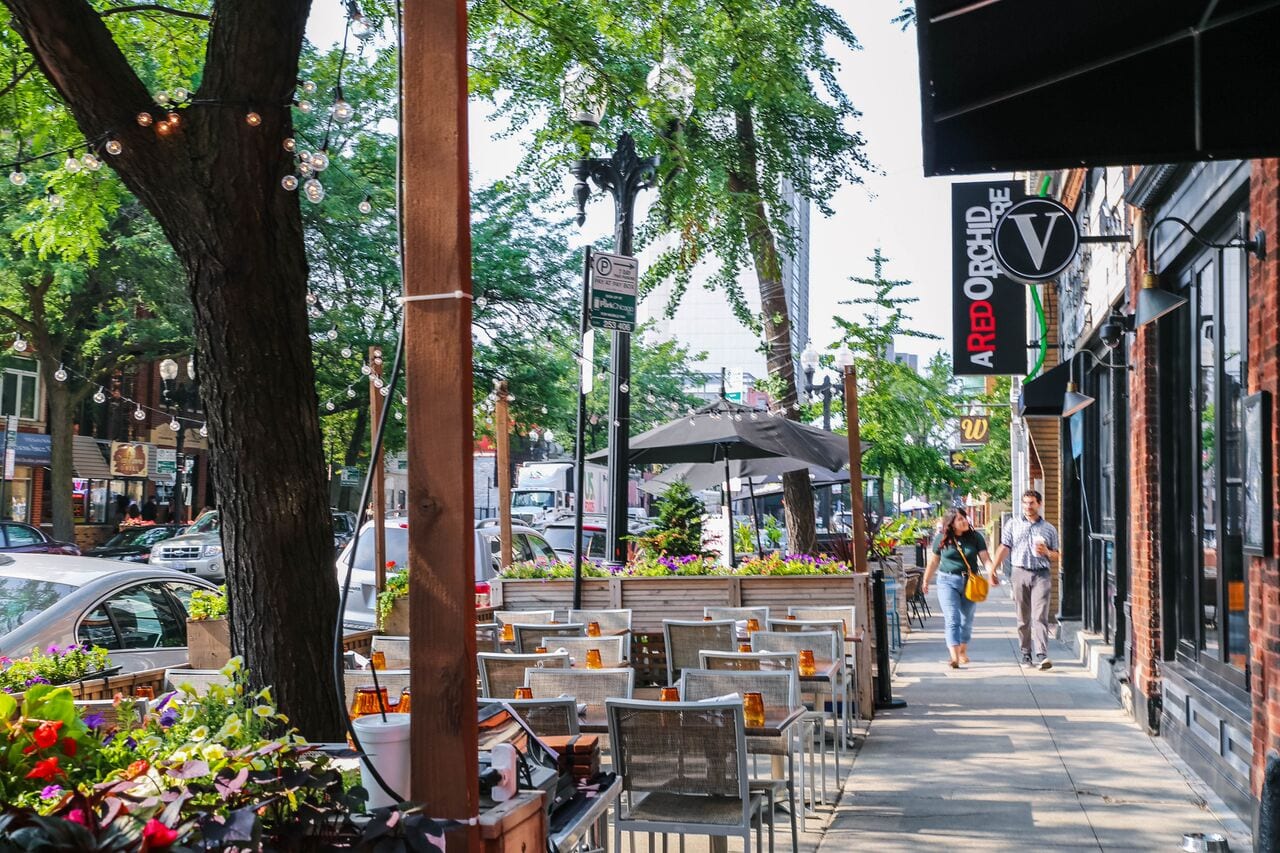 The New Resident’s Guide to the Old Town Chicago Neighborhood Luxury