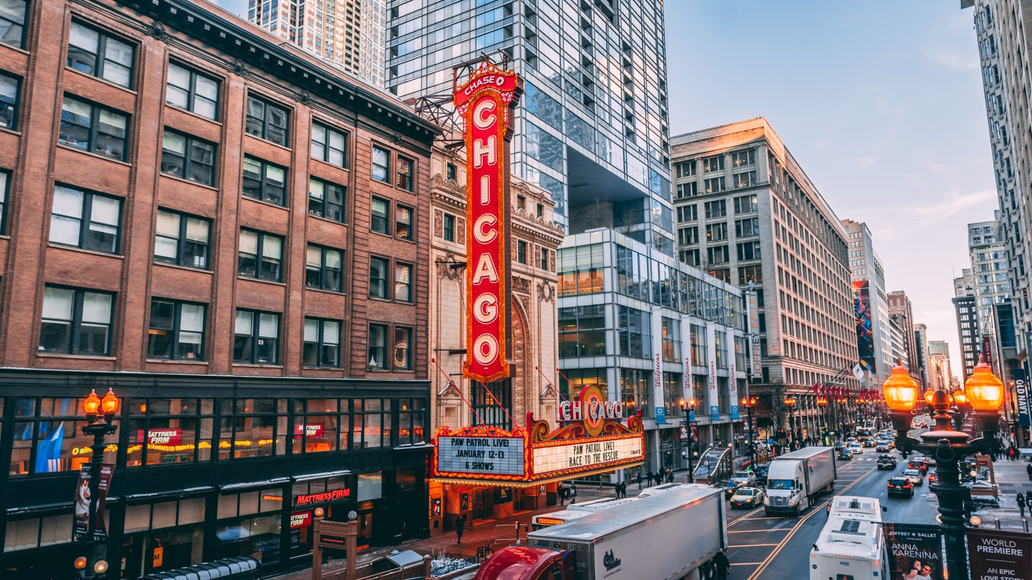 10 Companies Headquartered In Chicago Luxury Apartments Chicago 